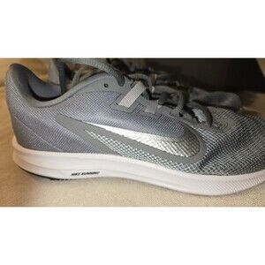 Nike Running Shoes Womens Grey Size 9 EUC